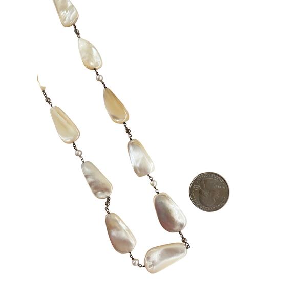 Vintage Mother of Pearl Beaded Necklace Adjustable Length - Picture 4 of 6